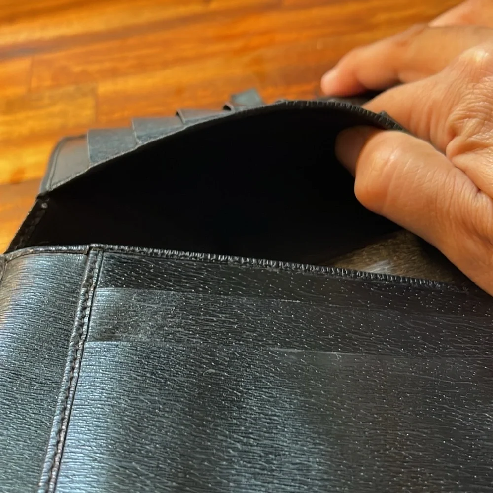 Gucci Authentic Vintage Black Calf Leather Jackie Compact Wallet. 104 - Picture 8 of 13